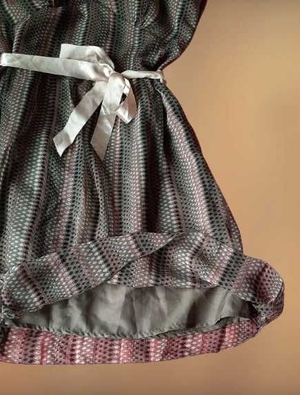 Sukienka elegancka marki Soaked in Luxury
