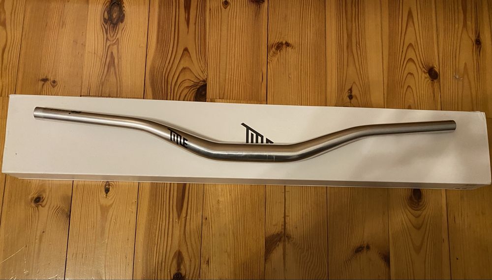 Sprzedam srebną kierownice title