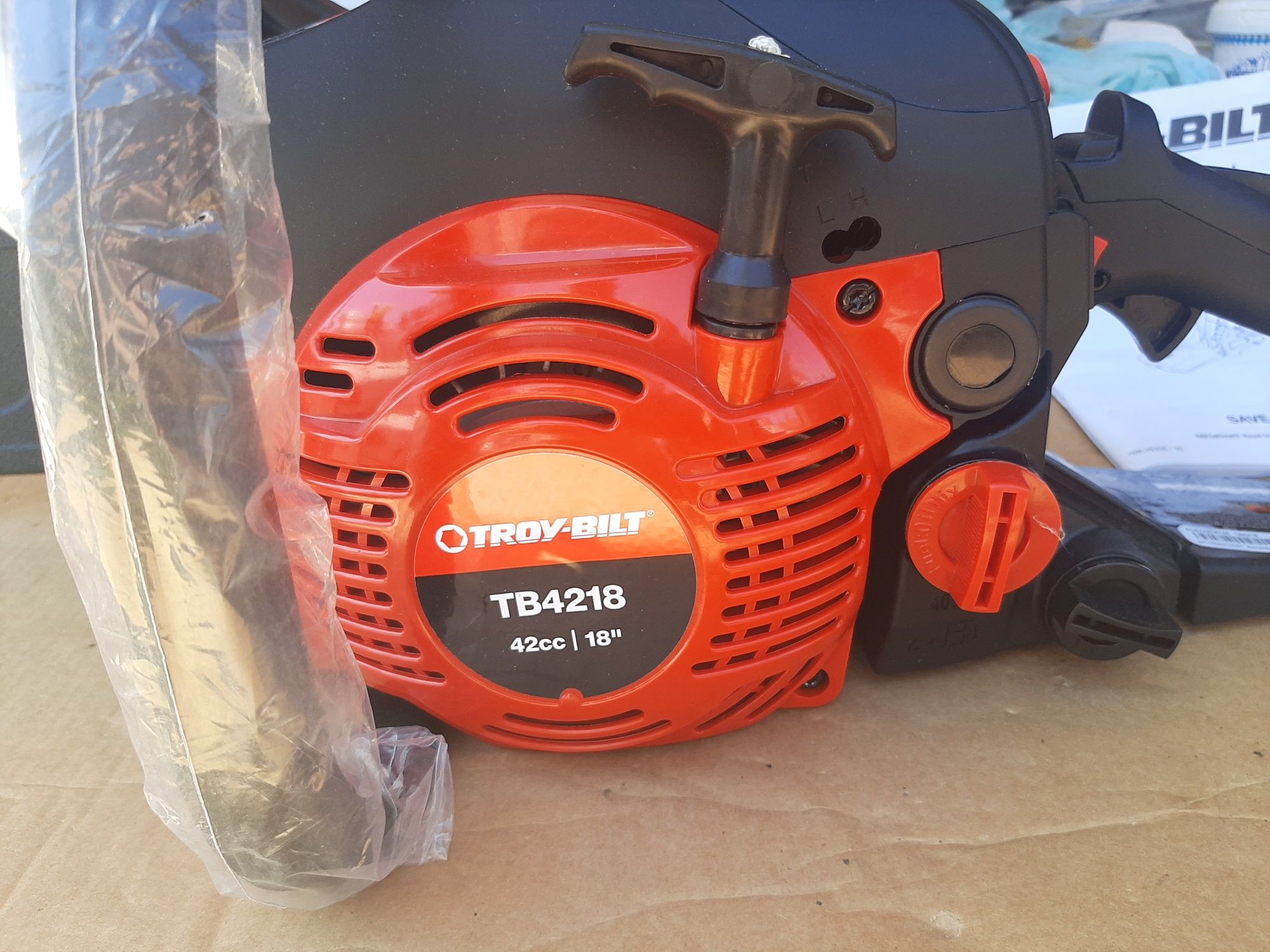 Бензопил Troy-bilt TB4218