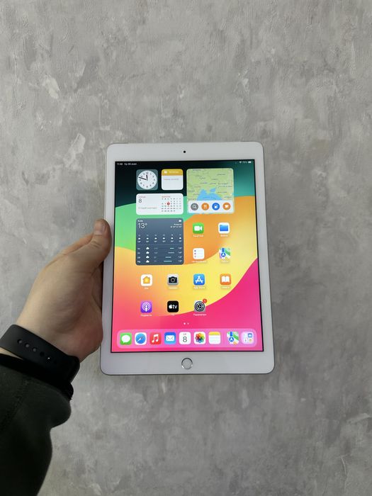 iPad 6, 32 ГБ, Wi-Fi.
