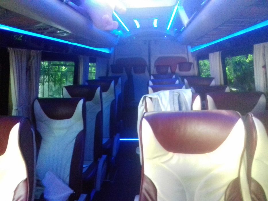 Пасажирські перевезення до 21 пас. місць.