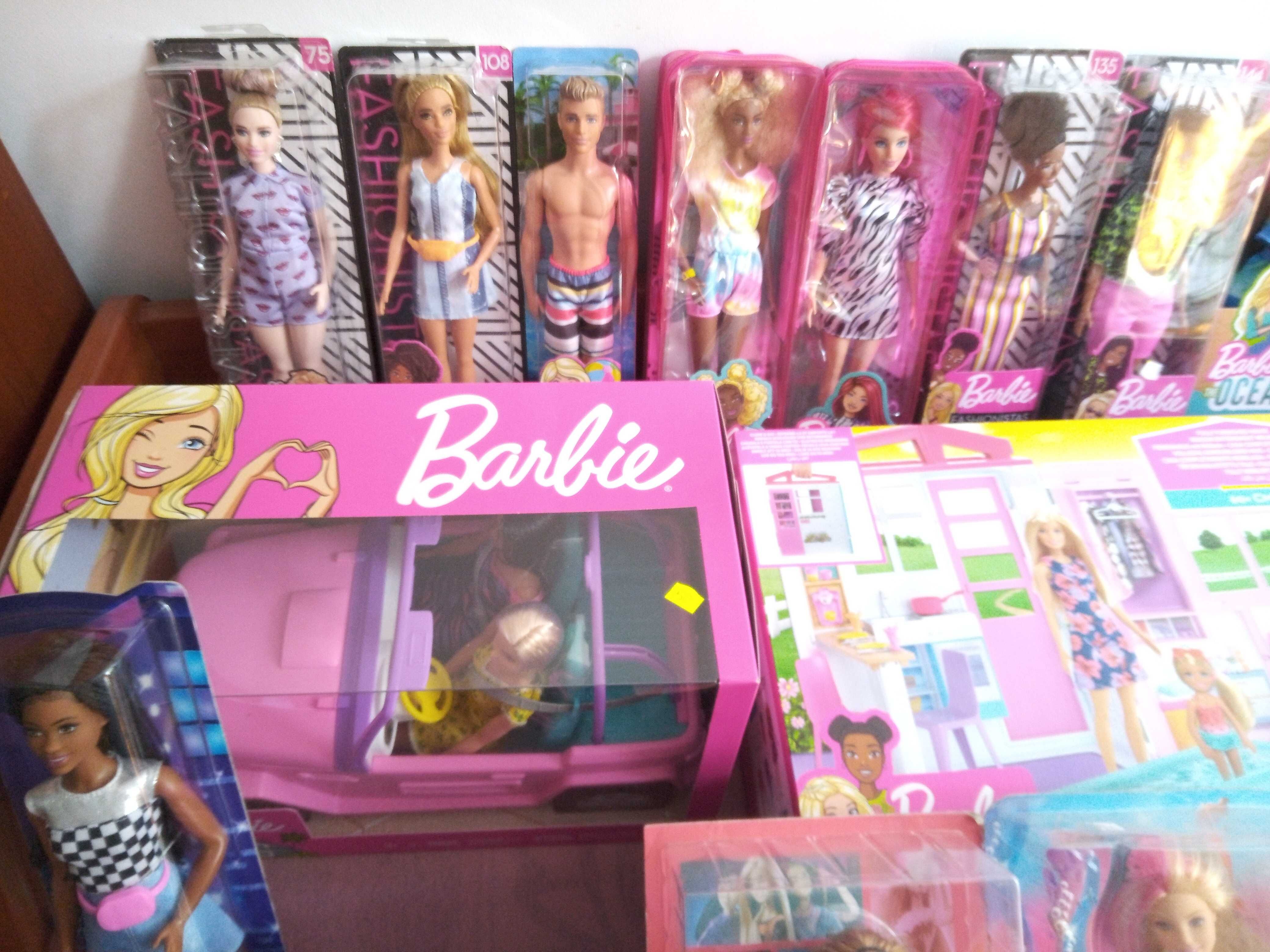 Duży, nowy zestaw lalek Barbie, lalki, domek, auto