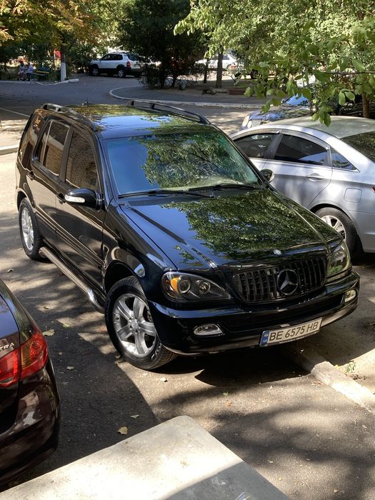Мерсес ML в отличном состоянии. Полностью обслужен.