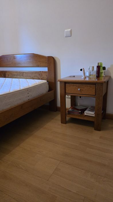 Quarto com secretária