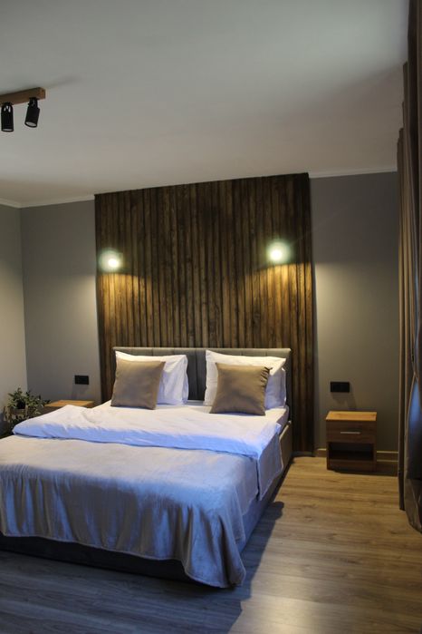 Двох поверховий котедж з чаном в карпатах