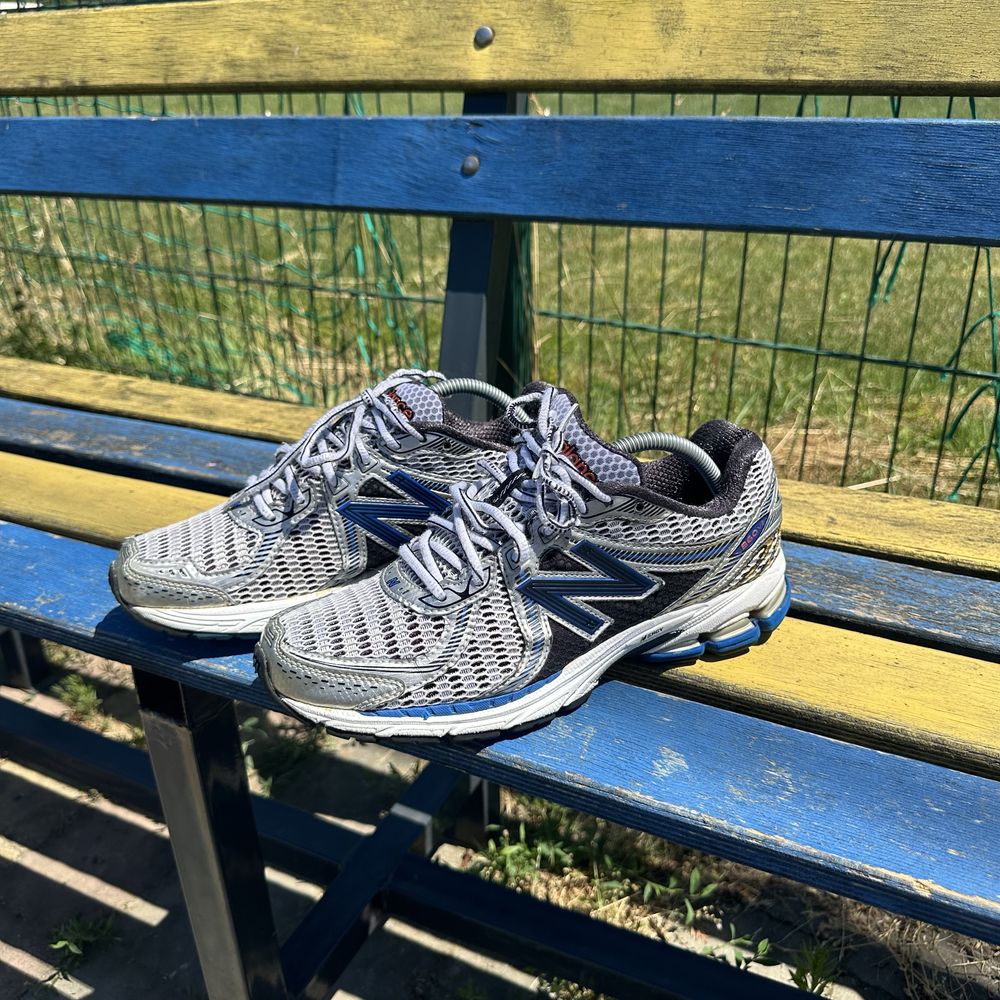 Чоловічі кросівки New Balance 860 v2 Розмір 42