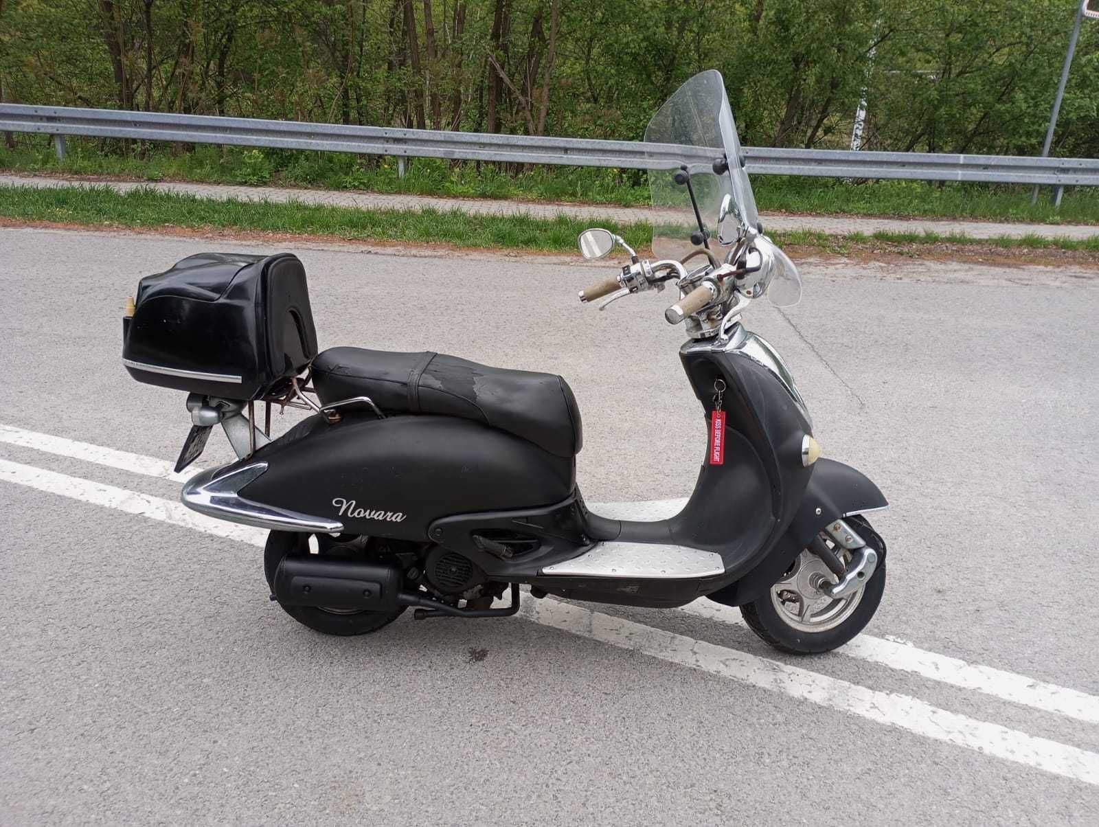 Skuter RETRO 50CM 4T czterosuwowy rozrusznik typu Vespa Lambretta 2013