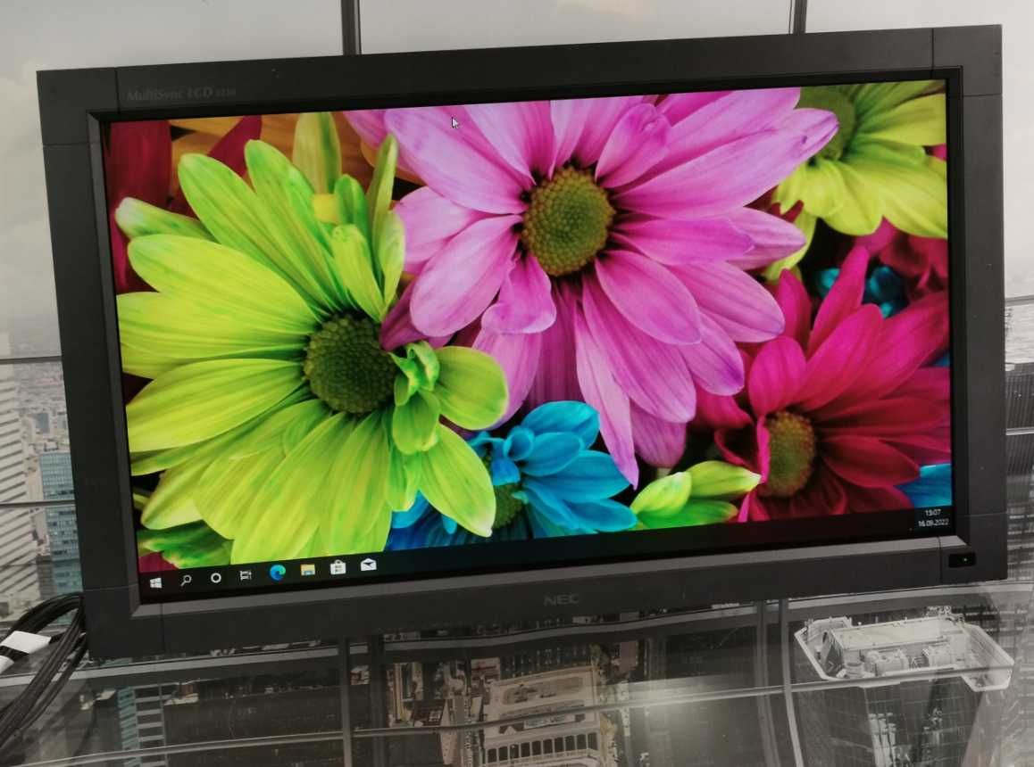 Monitor Przemysłowy NEC MultiSync LCD3210 32''    WIELE SZTUK