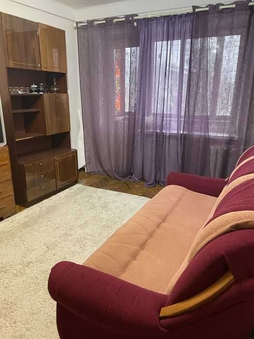 Актуальную сдам 1-комнатну буль Перова 42-Б Авторынок м.Дарница