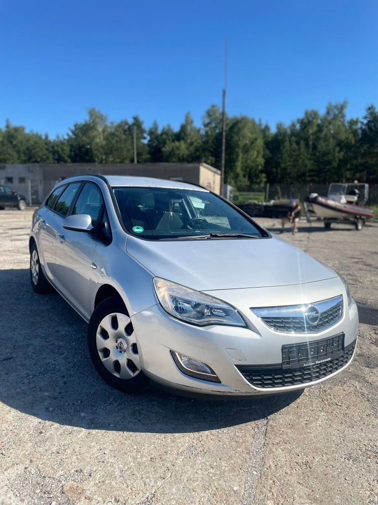 Sprzedam Opel Astra J 2 szt Benzyna i Diesel