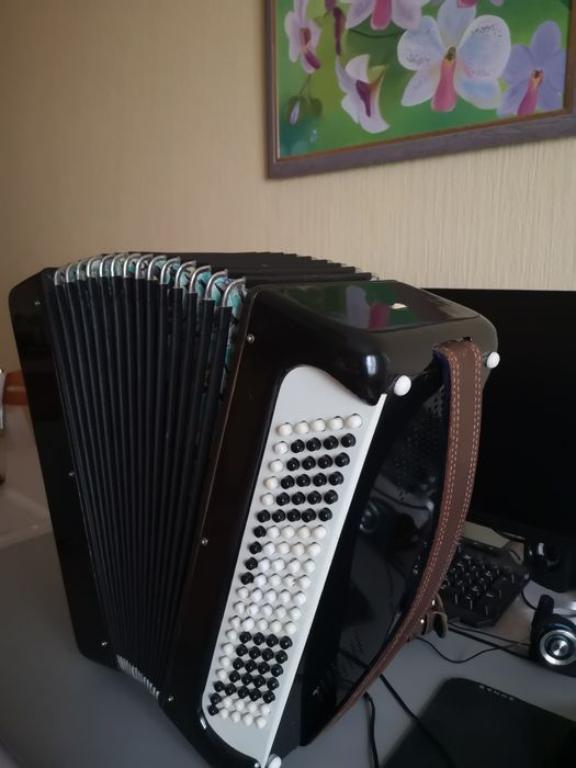 Баян Москва з регістрами. Хороший стан.