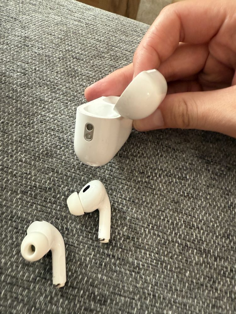 AirPods pro 2.