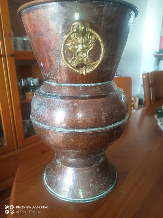 Uma peça que é qualquer coisa tenho várias mas esta sem comentários