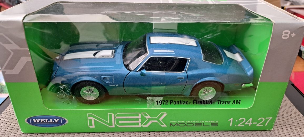 Машинка модель pontiac trans Am 1972 1/24 welly
