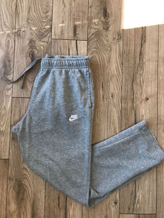 Spodnie dresowe Nike z szerokimi nogawkami rozm.  L ( nowa kolekcja)