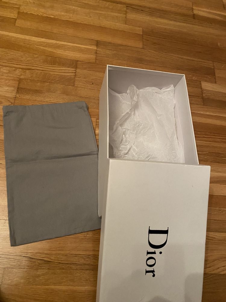Коробка з пильником Dior D Connect