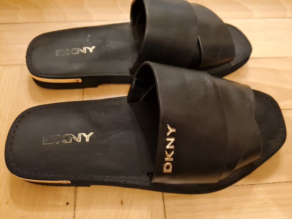 DKNY klapki skórzane czarne 36