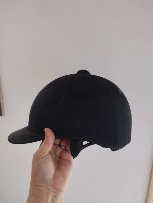 2 capacetes de equitacao,tamanha 56 e 6.5