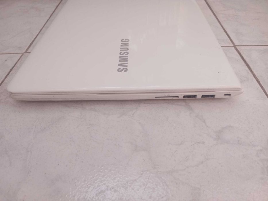 Portátil Samsung NP450R5E Intel® Core i3