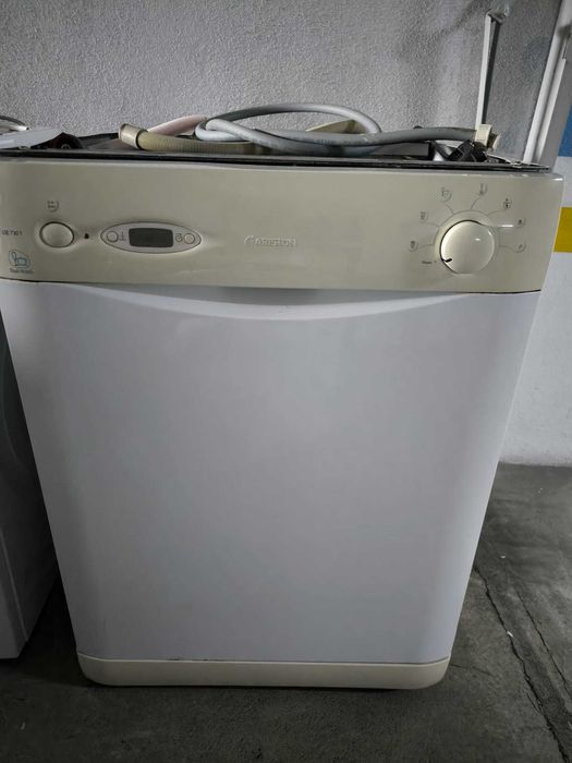 máquina de lavar loiça Ariston LSE 730 T