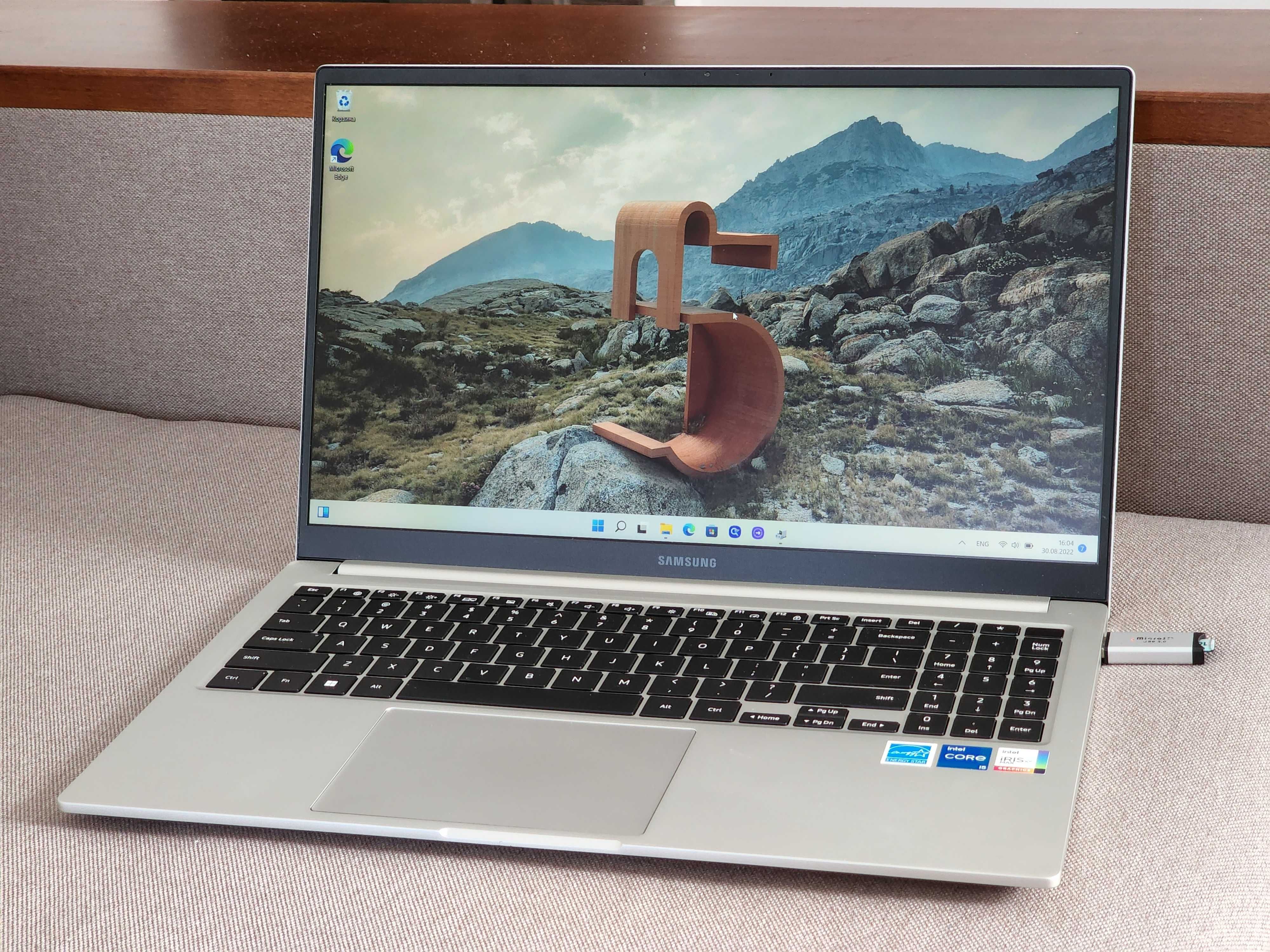 Samsung Galaxy Book NP750TDA 15.6" i5-1135G7 8/256GB SSD Iris Xe NEW