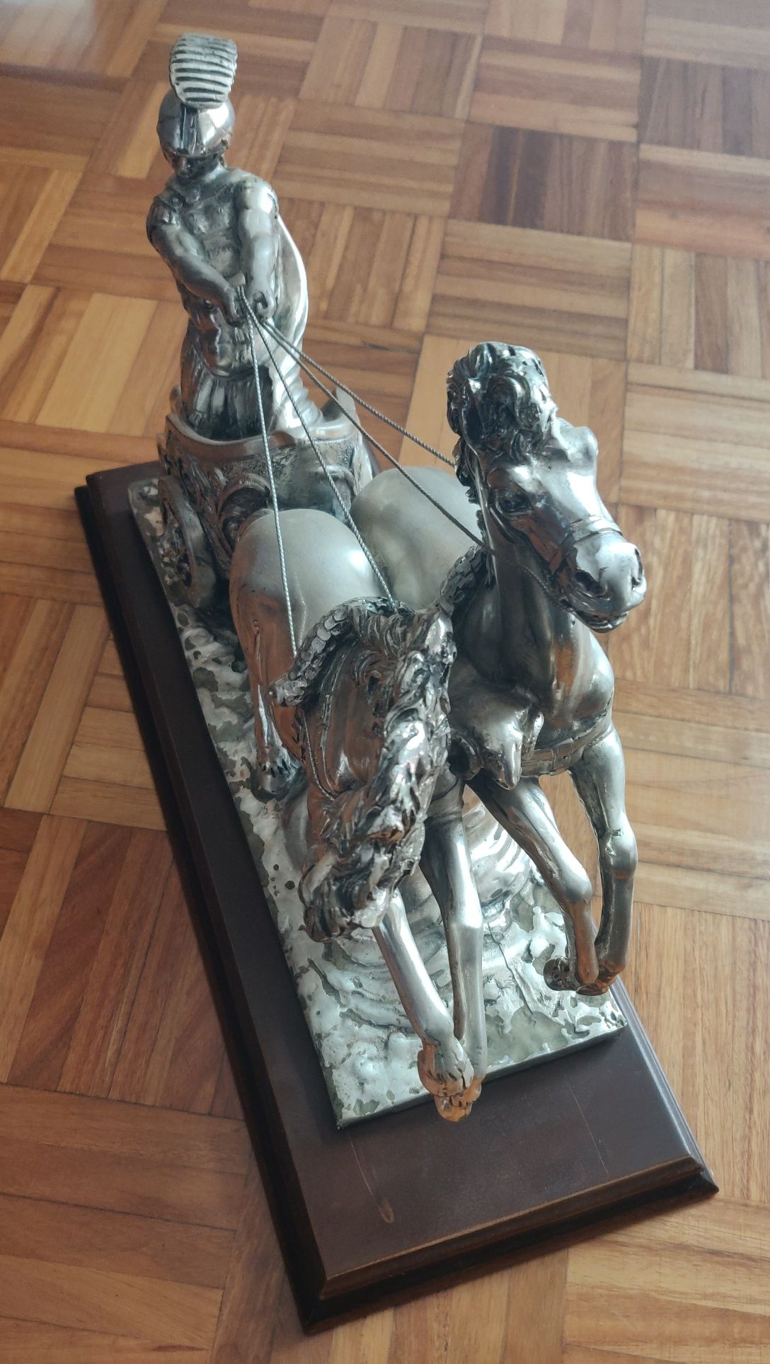 Peça valiosa com cavalos (Baixa de preço)