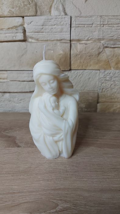 Świeca sojowa. Maryja z dzieciątkiem. Rękodzieło