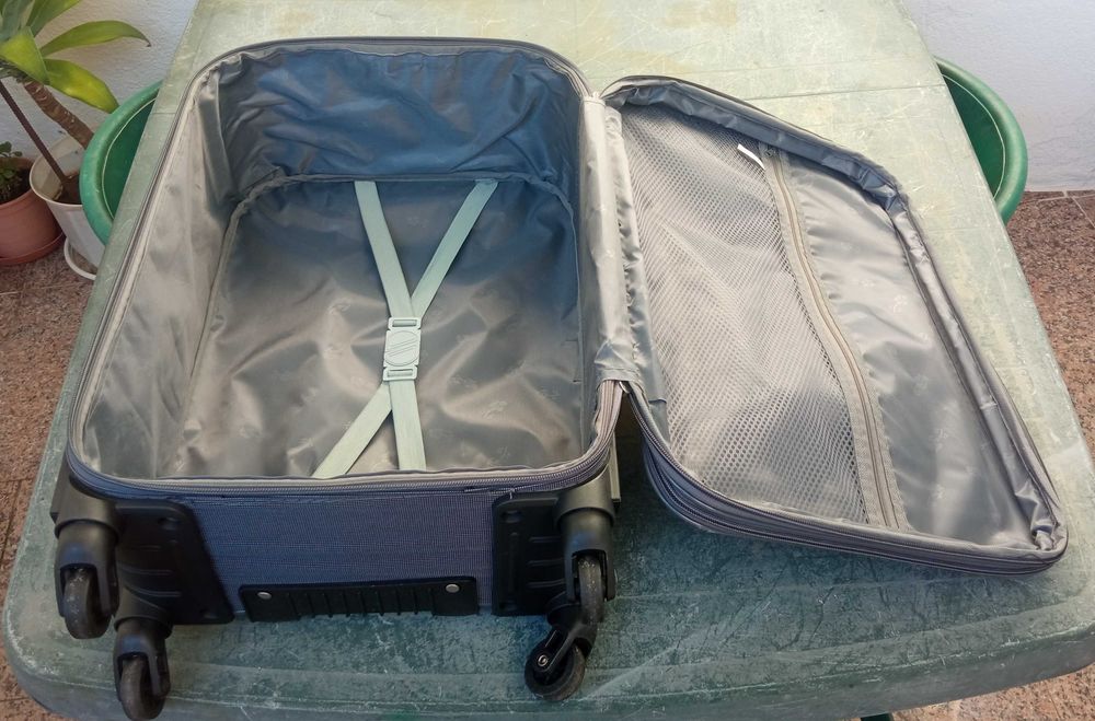 Mala de viagem com rodas (troley)