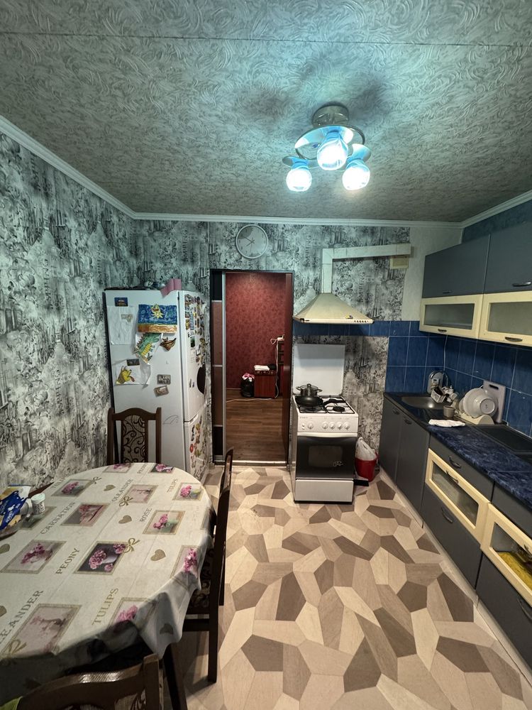 Продам 3х кімнатну квартиру Шахтарське