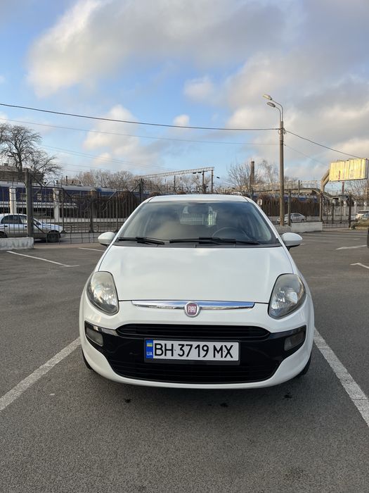 Fiat Punto 2011 року