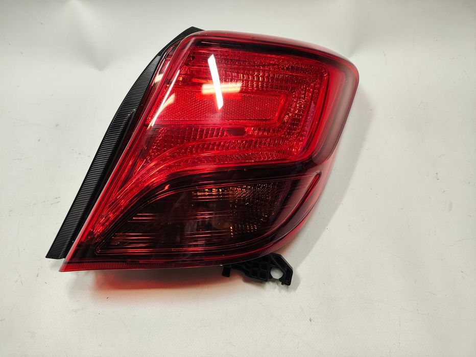 Lampa prawy tył prawa tylna Toyota Yaris III lift 14-17 oryginał NOWA