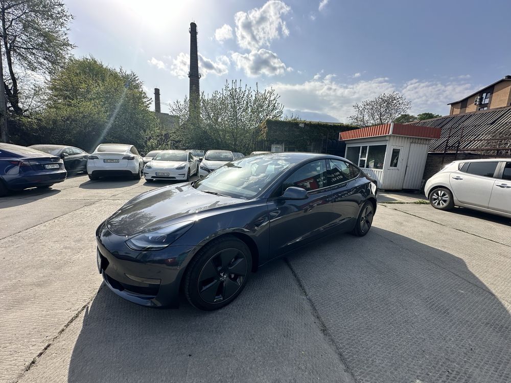 Продам Tesla model 3