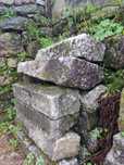 Degraus picados de pedra antiga