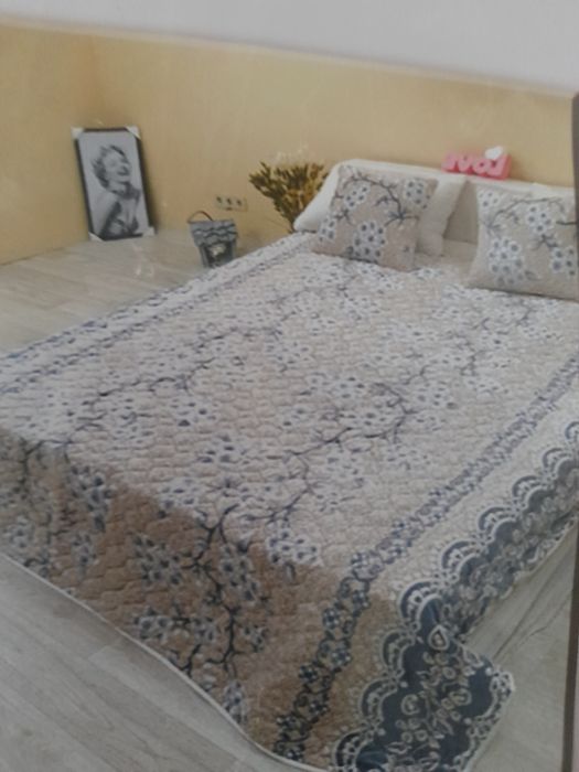 Стьобане покривало плюс дві подушки