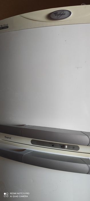 Холодильник продам whirlpool ARC 4010
