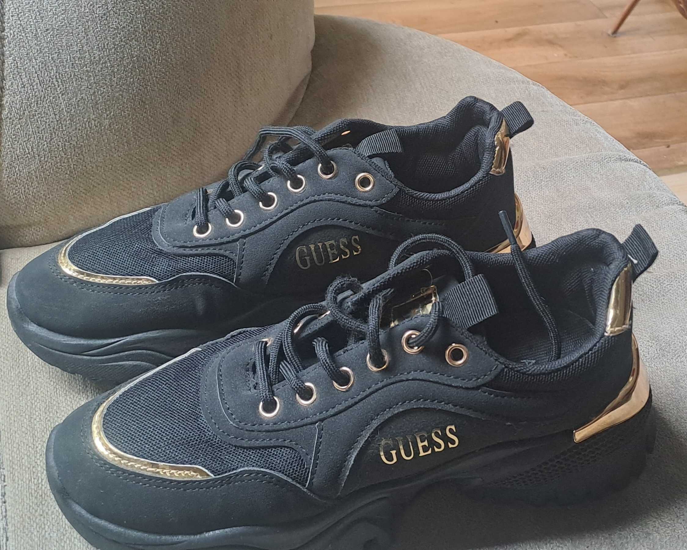 Czarne sneakersy ze złotym akcentem, NOWE