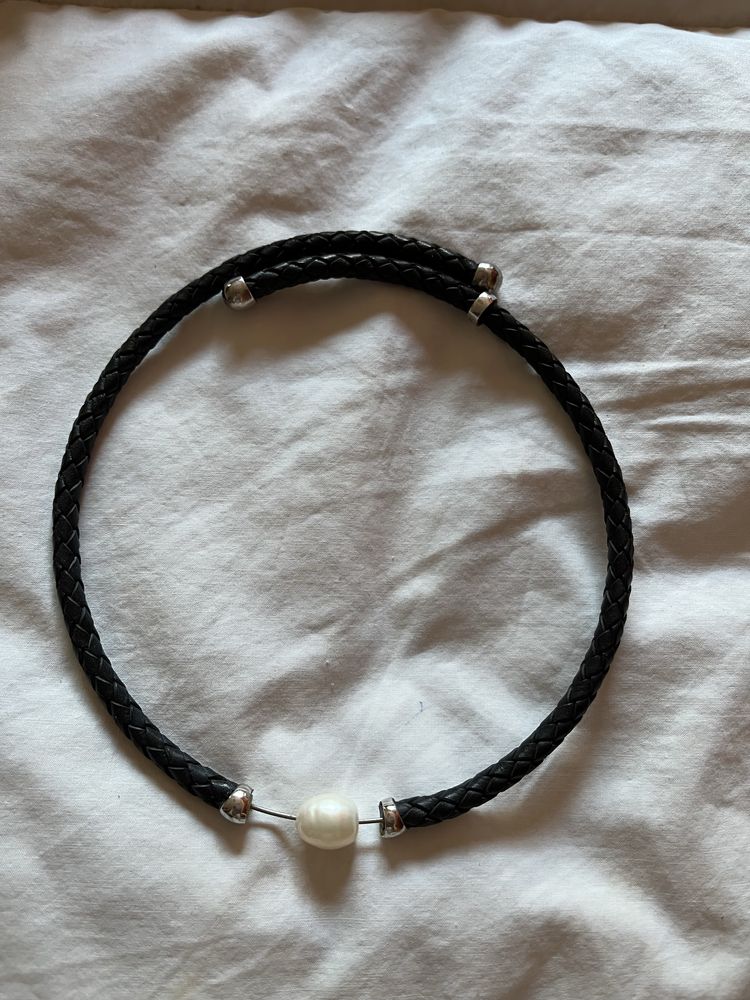 Pulseira e colar curto com pedra azul turquesa