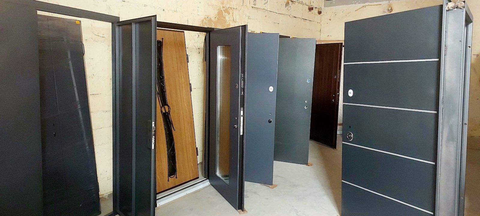 Входные металлические двери бу уценка образцы Вхідні металеві двері