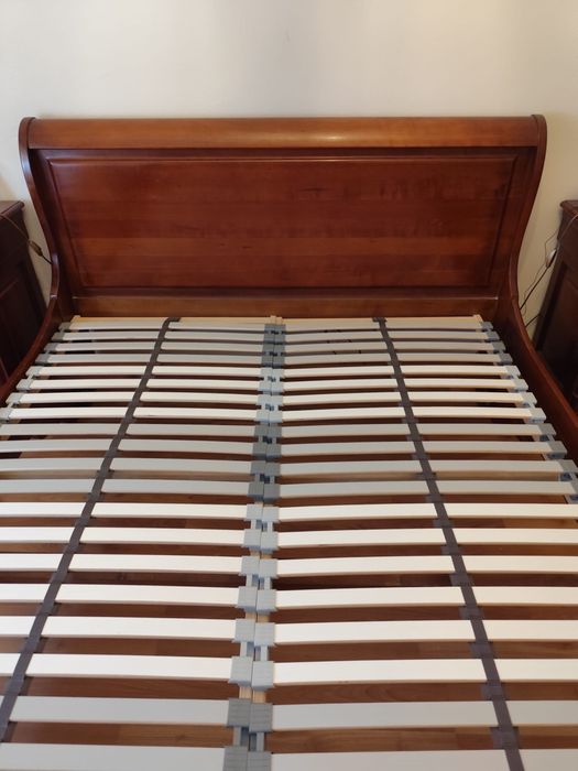 Cama cerejeira brasao