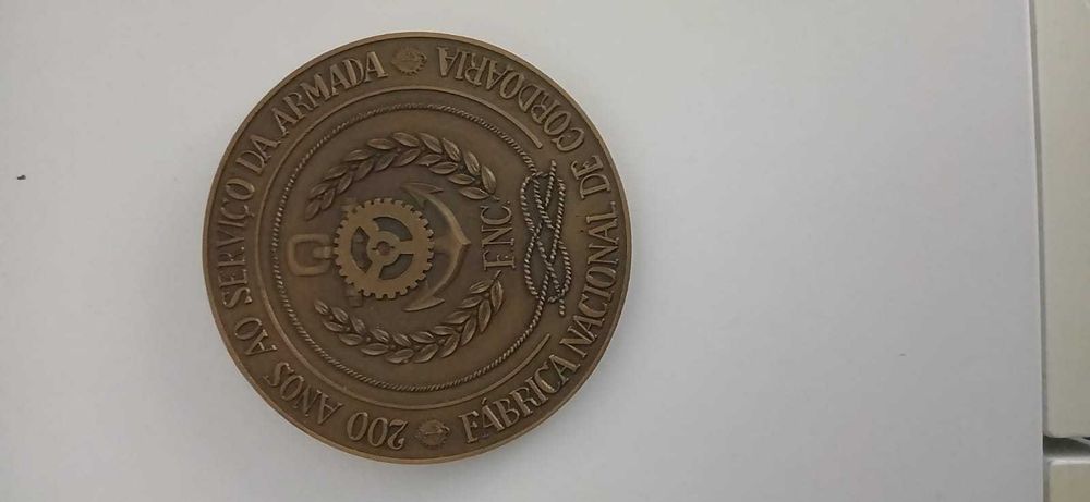 Medalha Comemorativa 200 Anos ao Serviço da Armada em estojo original