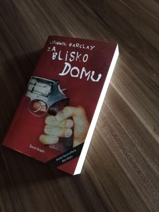 Za blisko domu L.Barclay