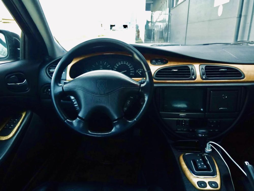 Продаю Jaguar S-Type 2000