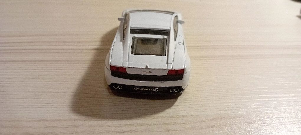Lamborghini Gallardo model skala 1:43
