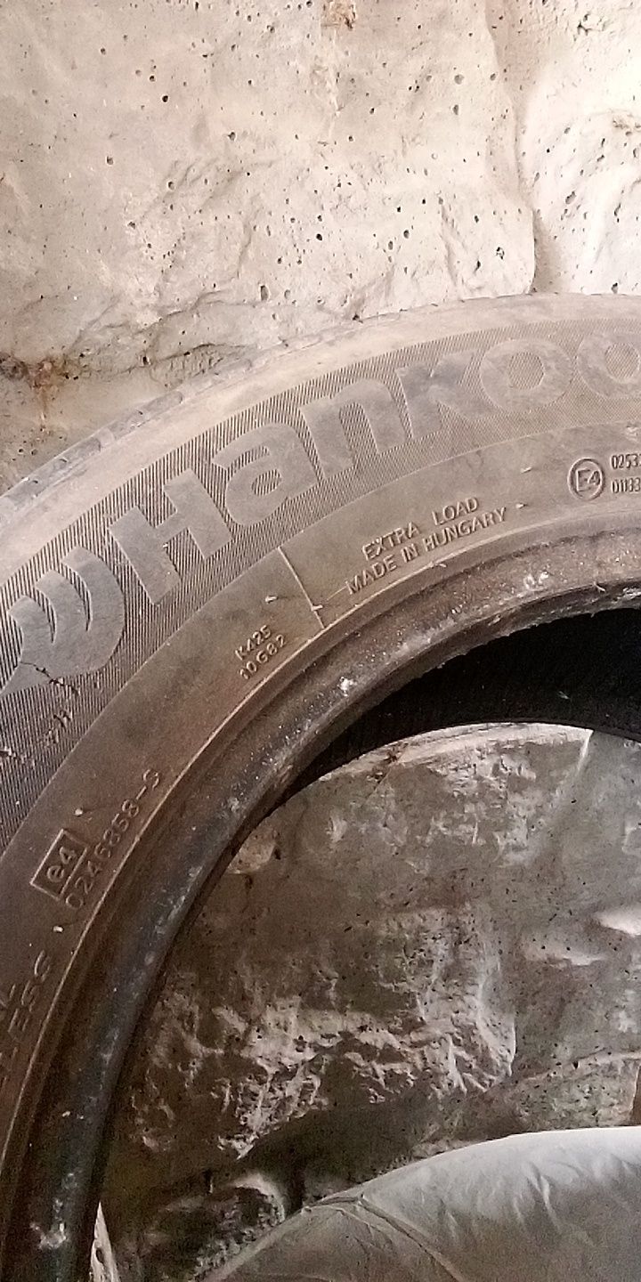 Шини Michelin та Hankook R16 215/60