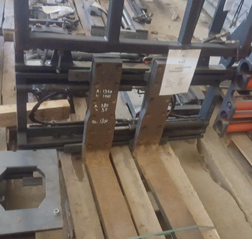 Pozycjoner Wideł KAUP 3500kg ISO3 2008 rok do wózka widłowego