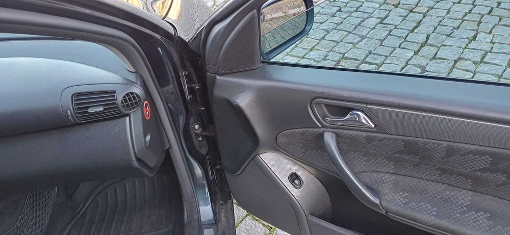 Mercedes-Benz C220 W203