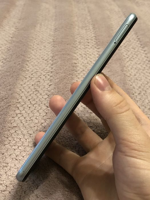 Телефон Vivo v2028 3/32gb гарний стан