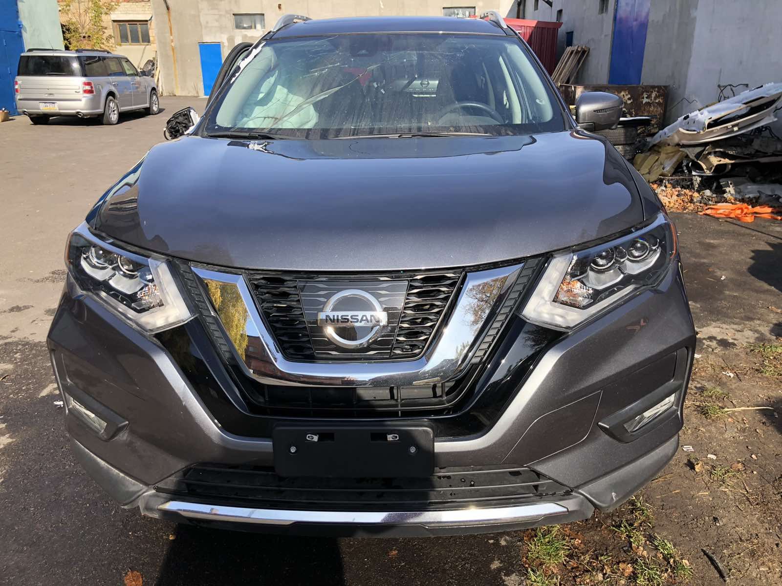 Бампер передний NISSAN ROGUE SL 17 г KAD USA .