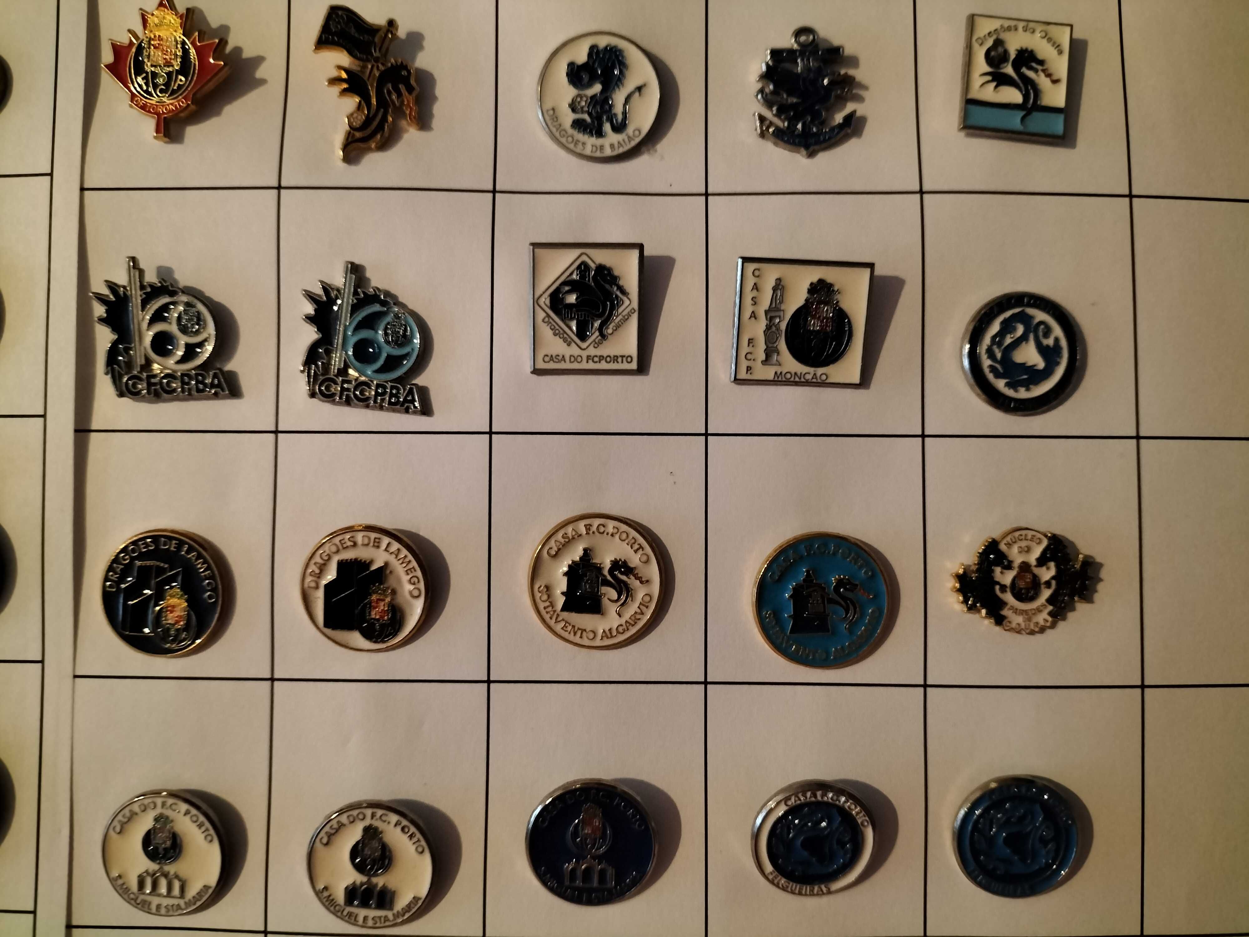 Colecção de 116 emblemas todos diferentes do Futebol Clube do Porto.