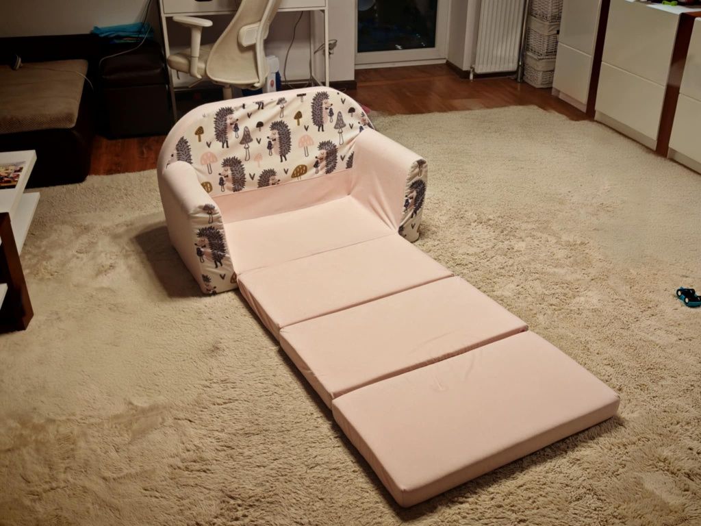 Sofa dziecięca różowa rozkładana